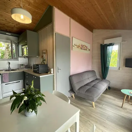 Au Bord De L'eau Avec Terrasse, Peche, Baignade Surveillee, Buvette Et Activites Exterieures - Fr-1-489-360 Holiday home Pierrefitte-sur-Loire