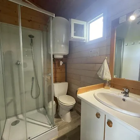 Au Bord De L'eau Avec Terrasse, Peche, Baignade Surveillee, Buvette Et Activites Exterieures - Fr-1-489-360 Holiday home