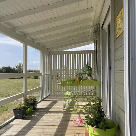 Au Bord De L'eau Avec Terrasse, Peche, Baignade Surveillee, Buvette Et Activites Exterieures - Fr-1-489-360 * Pierrefitte-sur-Loire